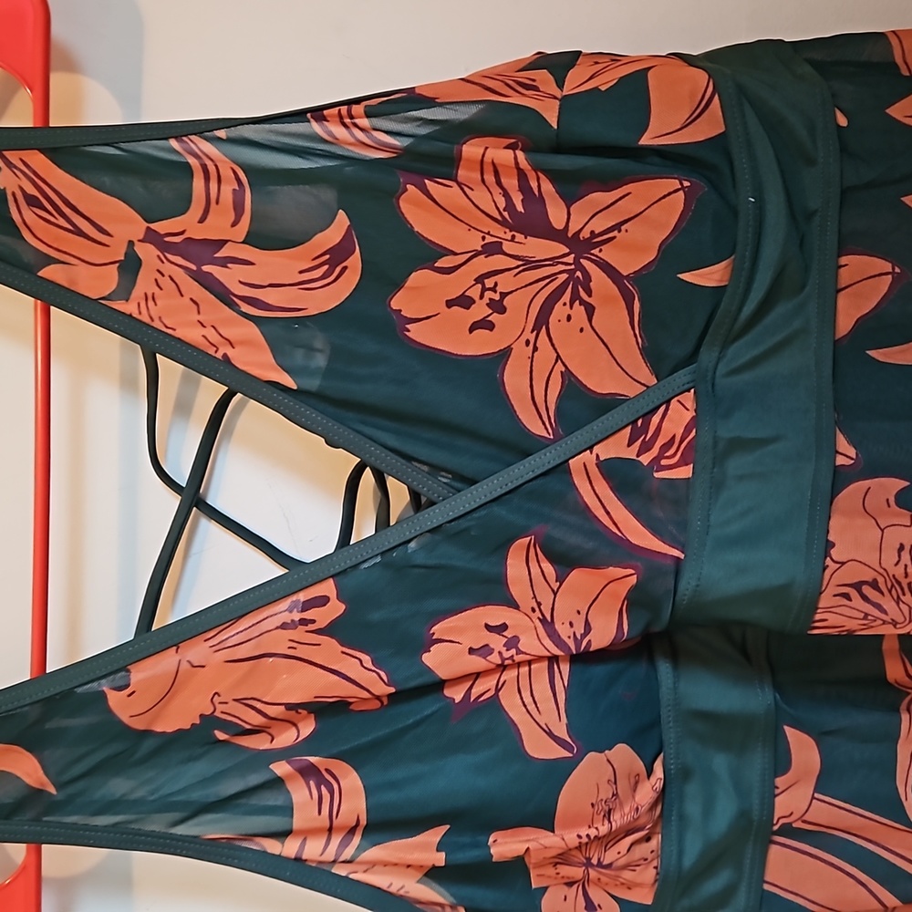 Bathing Suit - Picture 4 of 7